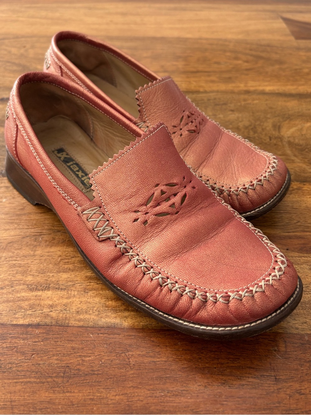 Vintage Italian Relaxed Leather Slip-On Loafers - metallic